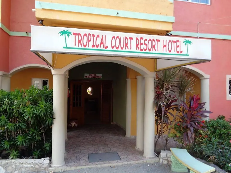 Tropical Court Hotel 몬테고 베이